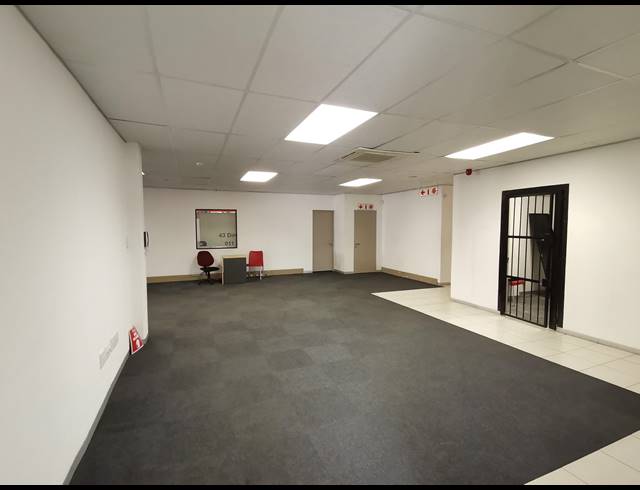 5,862M² WAREHOUSE FOR SALE IN POMONA